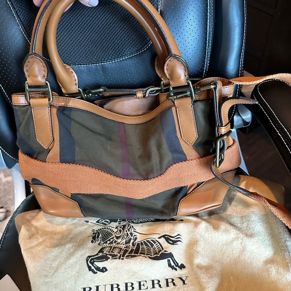 Burberry Shoulder Bag with dust Bag - Picture 1 of 16